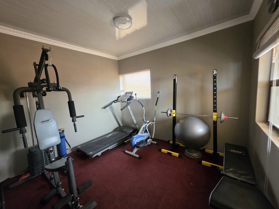 4 Bedroom Property for Sale in Flamingo Park Free State